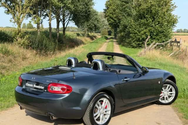 Mazda MX-5 (2010) thumbnail 5