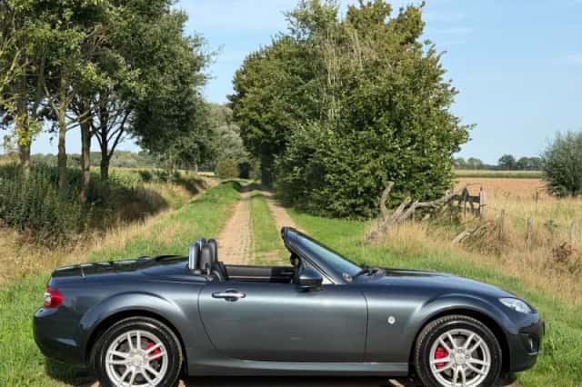 Mazda MX-5 (2010) thumbnail 6