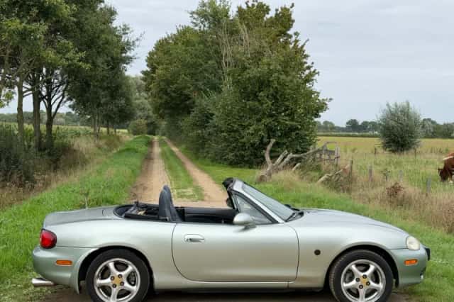 Mazda MX-5 (2003) thumbnail 6