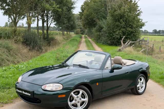 Mazda MX-5 (2000) thumbnail 1