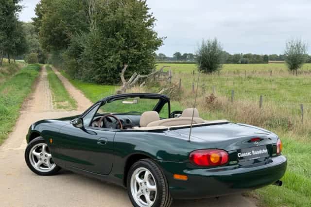 Mazda MX-5 (2000) thumbnail 3