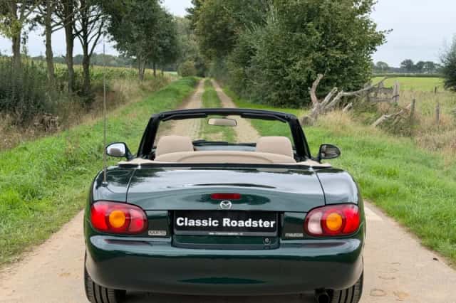 Mazda MX-5 (2000) thumbnail 4