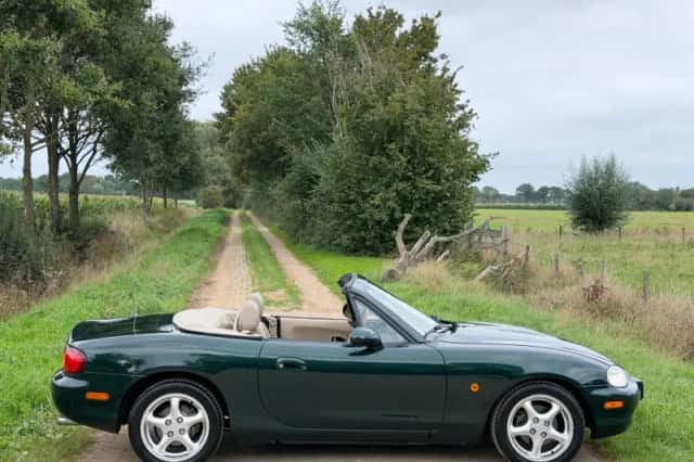 Mazda MX-5 (2000) thumbnail 6