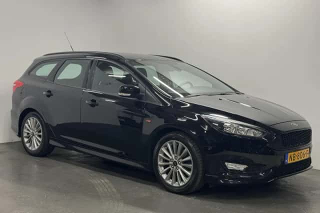 Ford Focus (2017) thumbnail 3