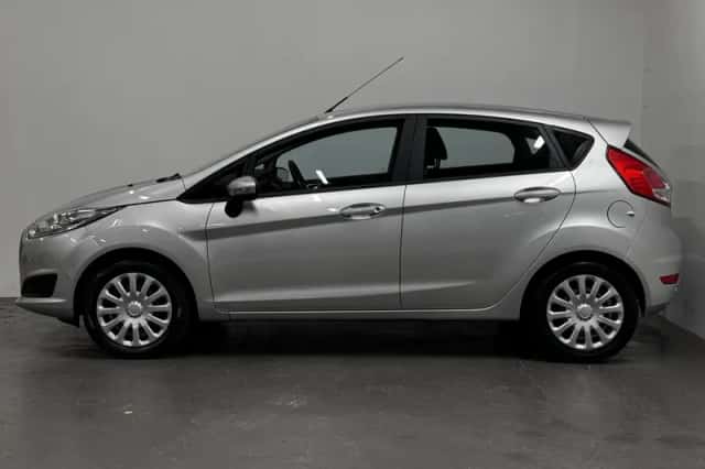 Ford Fiesta (2017) thumbnail 2