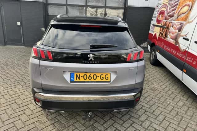 Peugeot 3008 (2021) thumbnail 4