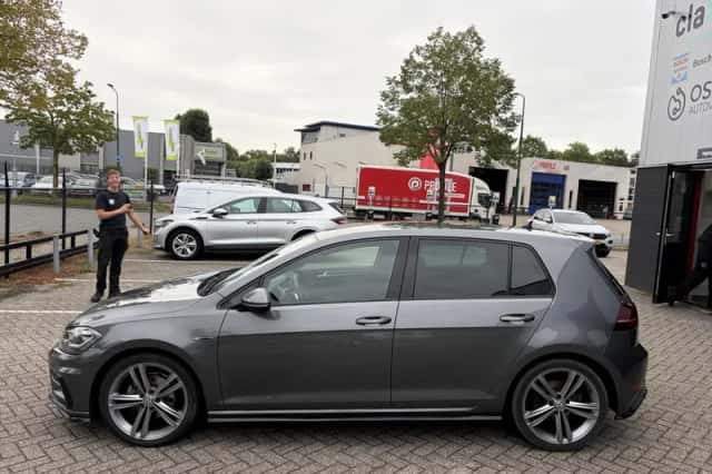 Volkswagen Golf (2019) thumbnail 4