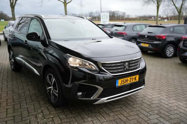 Peugeot 5008 (2019) thumbnail 4