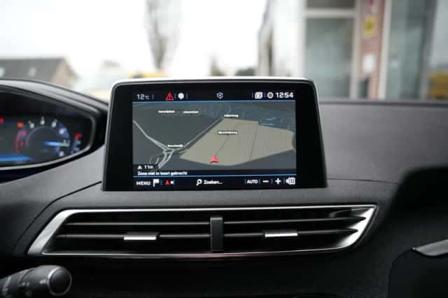 Peugeot 5008 (2019) thumbnail 5