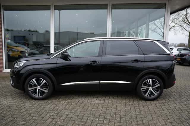 Peugeot 5008 (2019) thumbnail 6