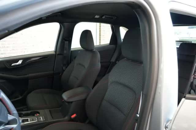 Ford Kuga (2021) thumbnail 2