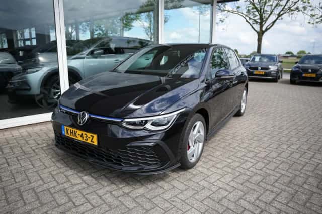 Volkswagen Golf (2022) thumbnail 1