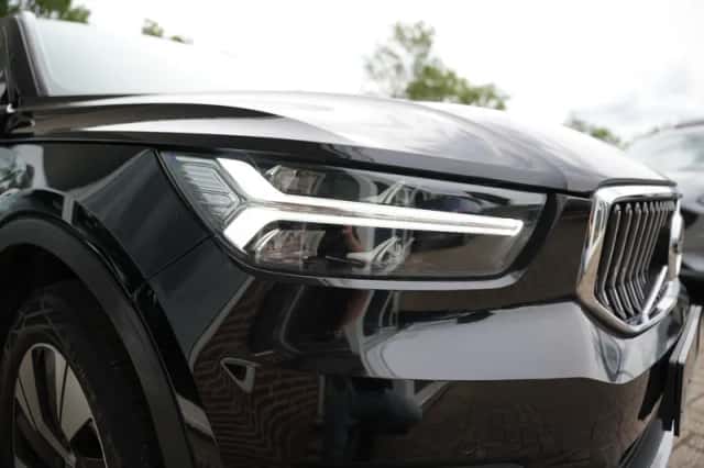 Volvo XC40 (2020) thumbnail 2