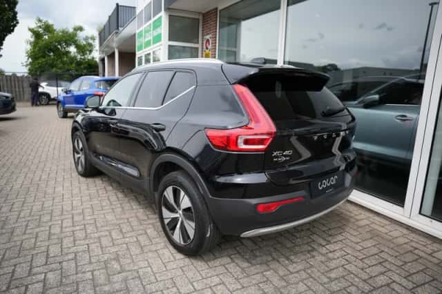 Volvo XC40 (2020) thumbnail 3