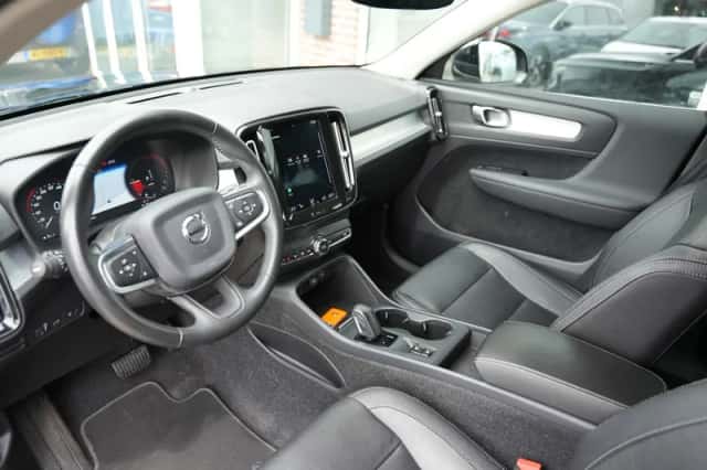 Volvo XC40 (2020) thumbnail 4