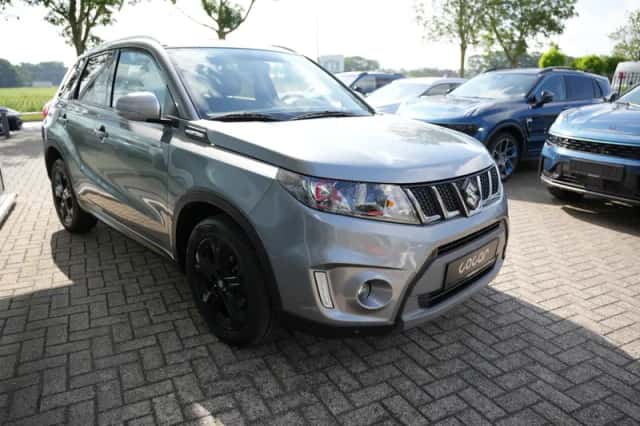 Suzuki Vitara (2017) thumbnail 3