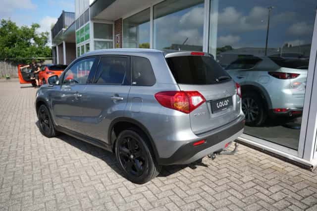Suzuki Vitara (2017) thumbnail 5