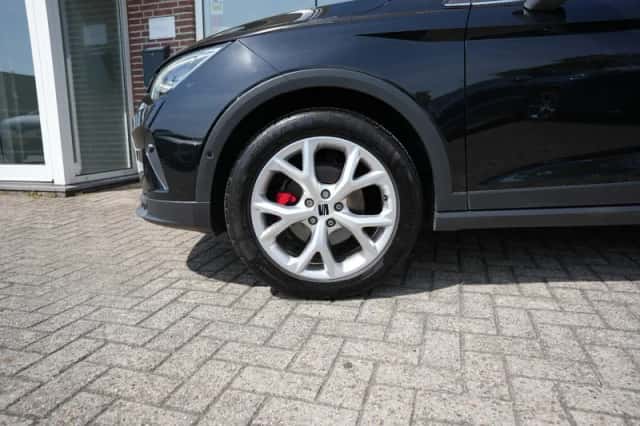 SEAT Arona (2022) thumbnail 3