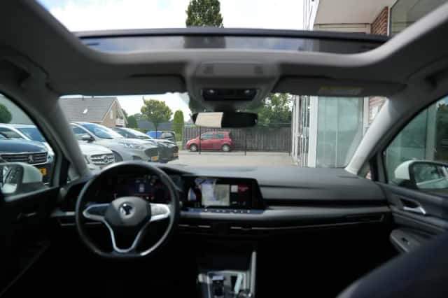 Volkswagen Golf (2020) thumbnail 4