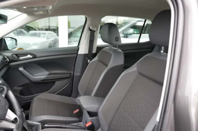 Volkswagen T-Cross (2020) thumbnail 2
