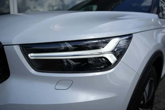Volvo XC40 (2021) thumbnail 3