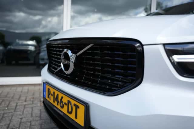 Volvo XC40 (2021) thumbnail 5