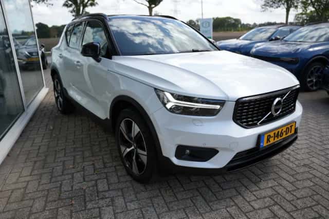 Volvo XC40 (2021) thumbnail 6