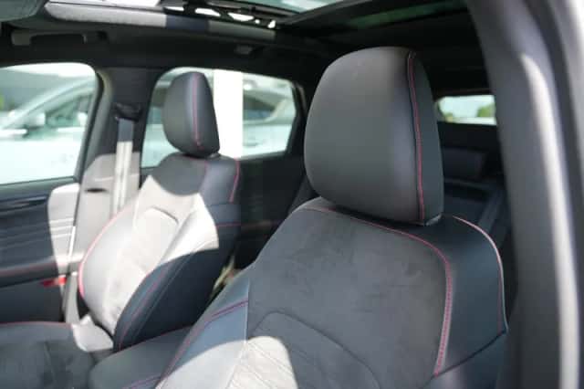 Ford Kuga (2022) thumbnail 2