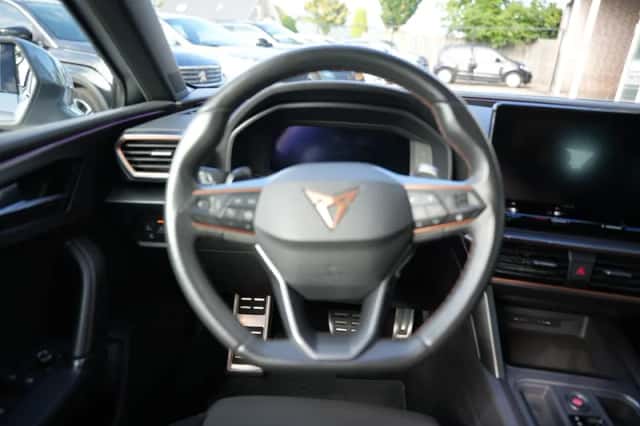 CUPRA Leon (2021) thumbnail 3