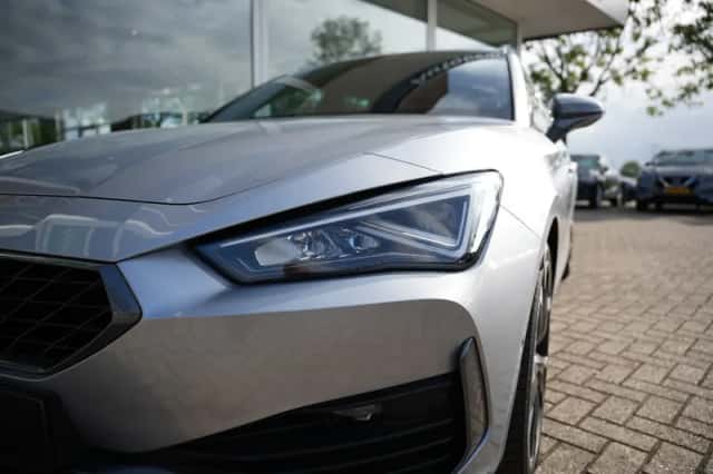 CUPRA Leon (2021) thumbnail 6