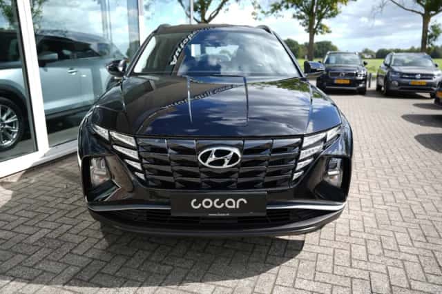 Hyundai Tucson (2022) thumbnail 2