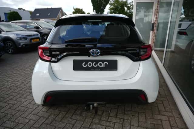 Toyota Yaris (2021) thumbnail 6
