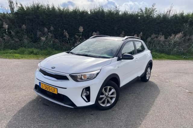 Kia Stonic (2021) thumbnail 1