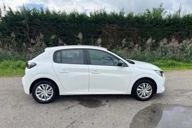 Peugeot 208 (2022) thumbnail 5