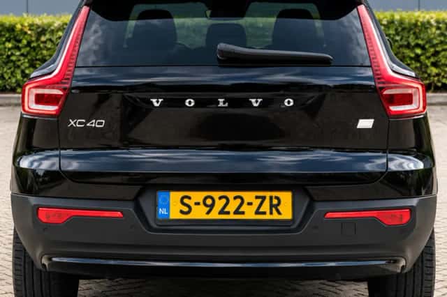 Volvo XC40 (2023) thumbnail 4