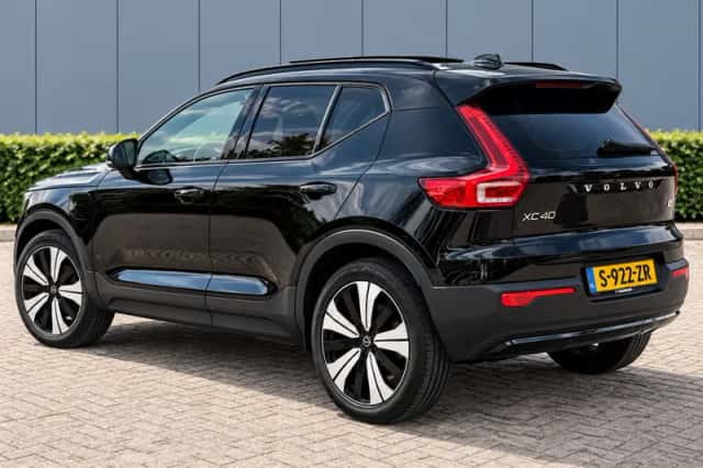 Volvo XC40 (2023) thumbnail 5
