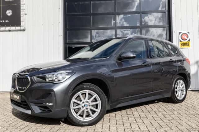 BMW X1 (2021) thumbnail 2