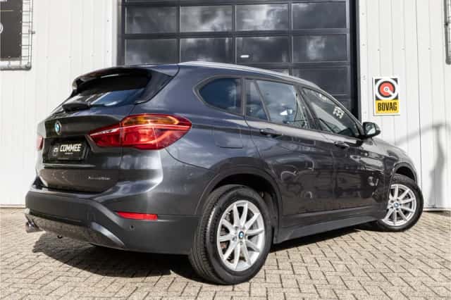 BMW X1 (2021) thumbnail 3