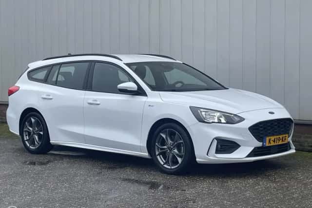 Ford Focus (2021) thumbnail 5