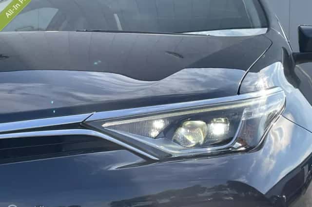 Toyota Auris (2016) thumbnail 2