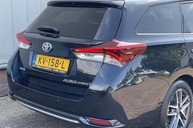 Toyota Auris (2016) thumbnail 6