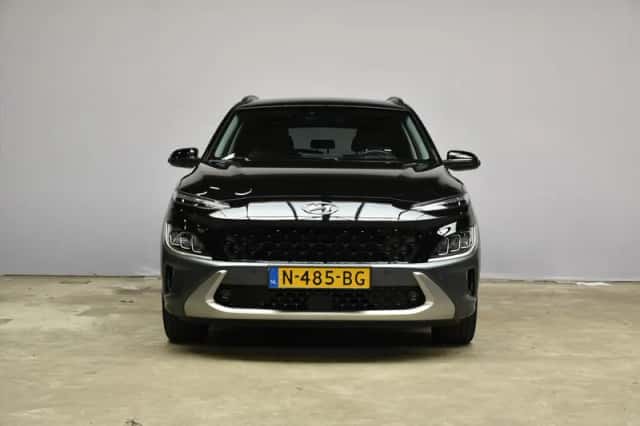 Hyundai Kona (2021) thumbnail 2