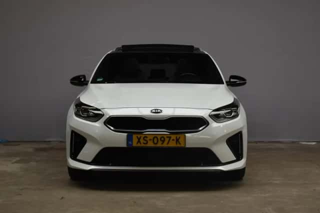 Kia Ceed (2019) thumbnail 2