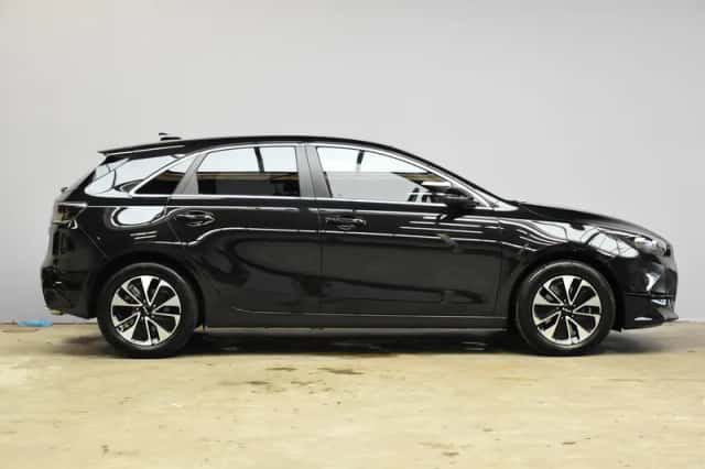 Kia Ceed (2025) thumbnail 4