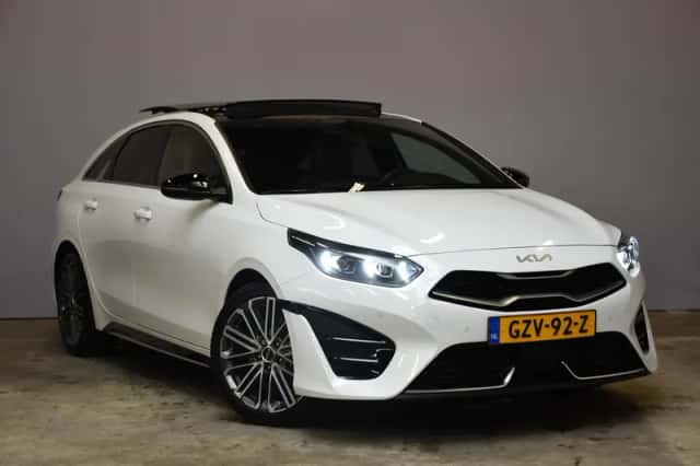 Kia Proceed (2025) thumbnail 2