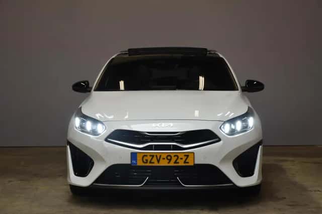 Kia Proceed (2025) thumbnail 3