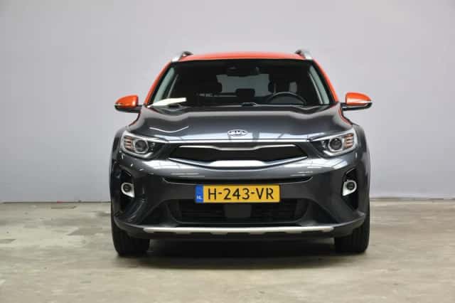 Kia Stonic (2020) thumbnail 2
