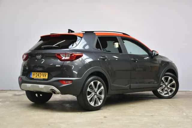 Kia Stonic (2020) thumbnail 5