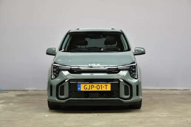 Kia Picanto (2024) thumbnail 2