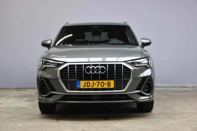 Audi Q3 (2020) thumbnail 2
